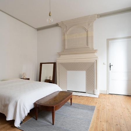 Maison De Ville Avec Jardin "La Coquette" Жонзак Екстериор снимка