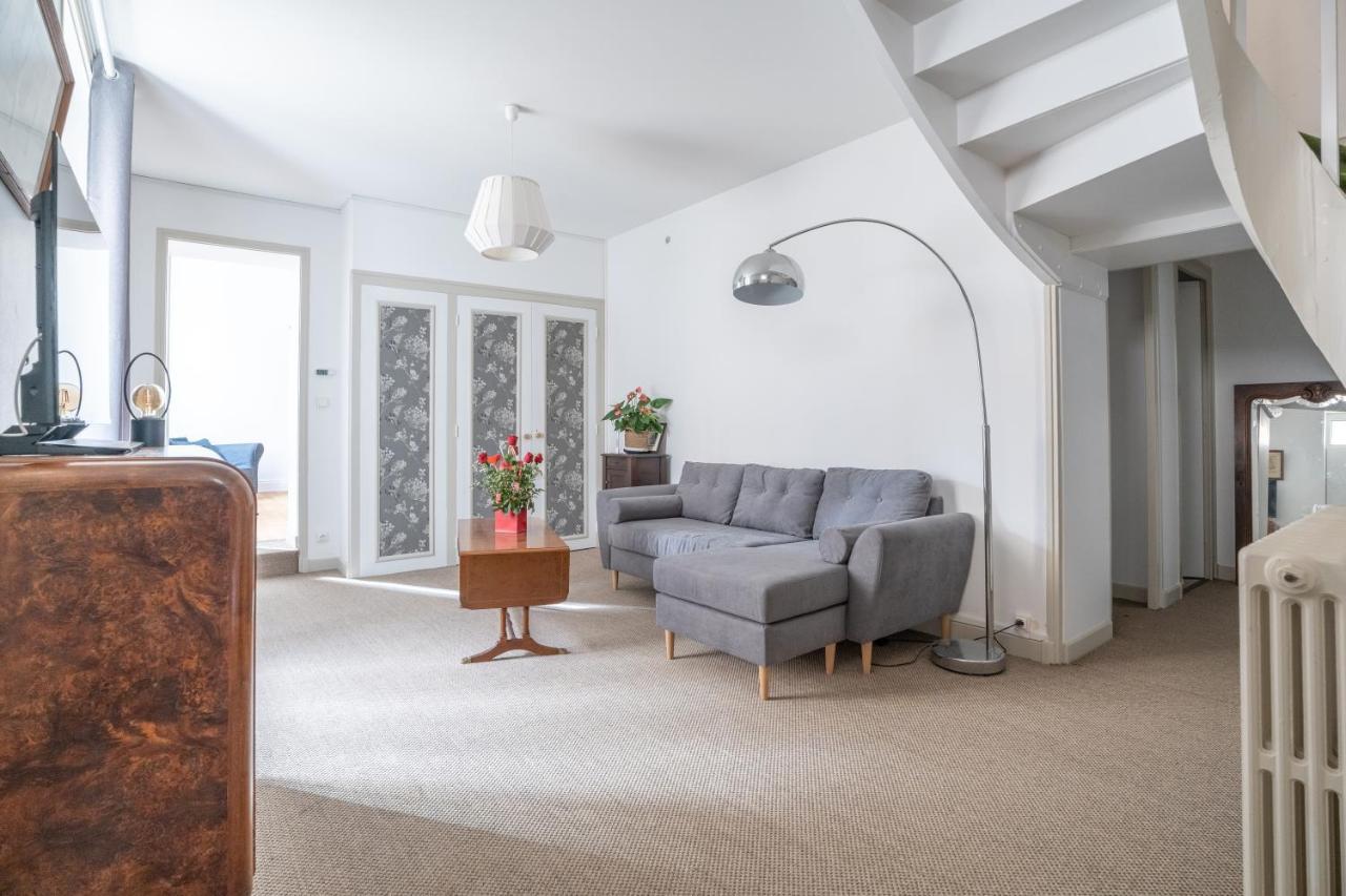 Maison De Ville Avec Jardin "La Coquette" Жонзак Екстериор снимка